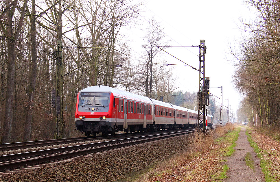 Foto Wendezug im Bahnhof Prisdorf mit einem n-Wagen