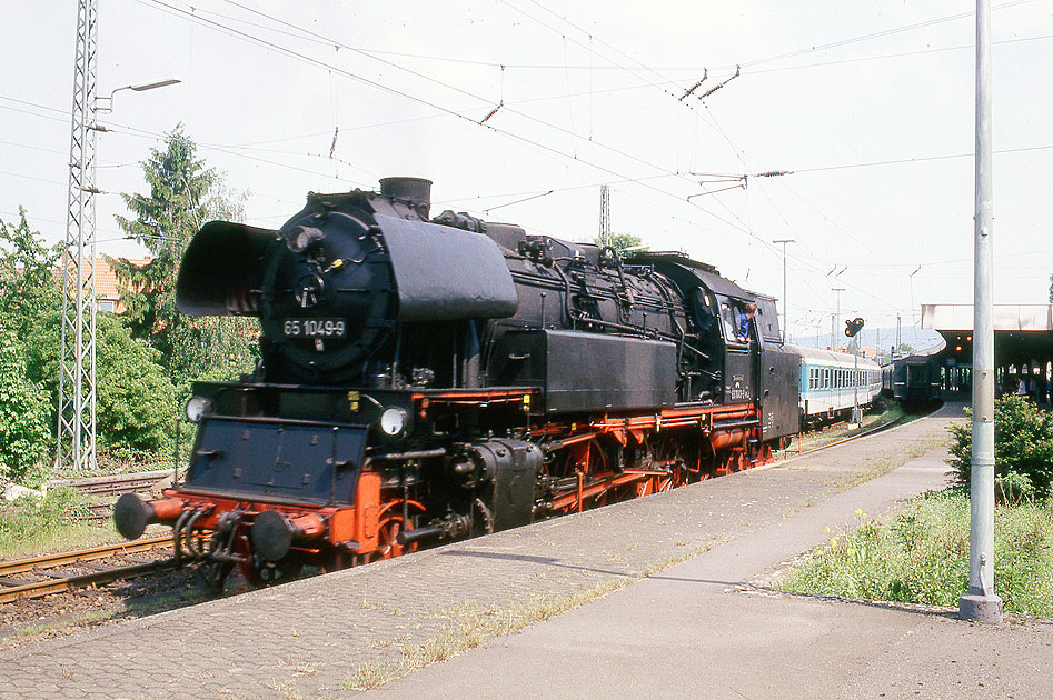 Die 65 1049-9 im Bahnhof Hameln