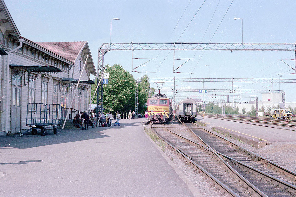 Bahnhof / Asema Joensuu in Finnland