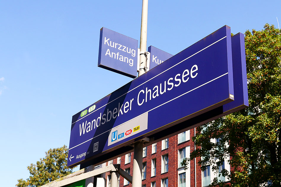 Bahnhofsschild vom Bahnhof Wandsbeker Chaussee