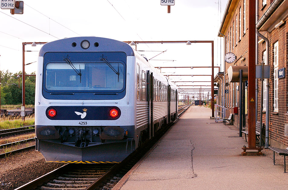 DSB MR im Bahnhof Padborg in Dänemark