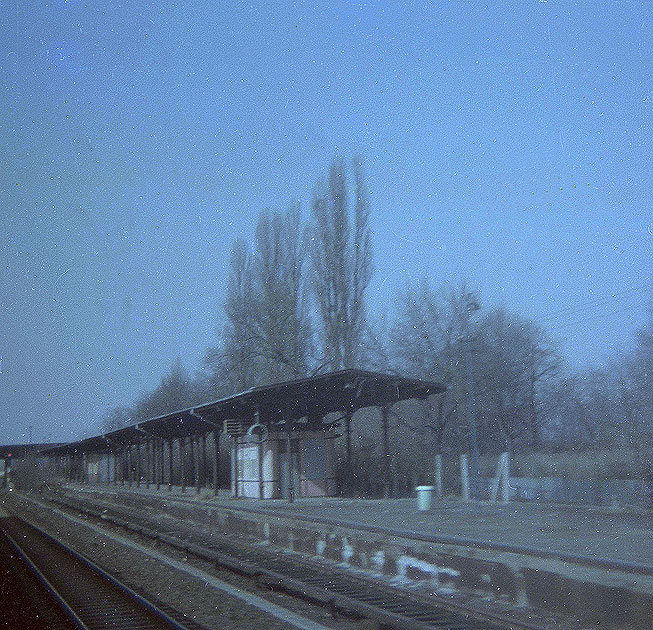 Der Bahnhof Staaken der Berliner S-Bahn in Westberlin