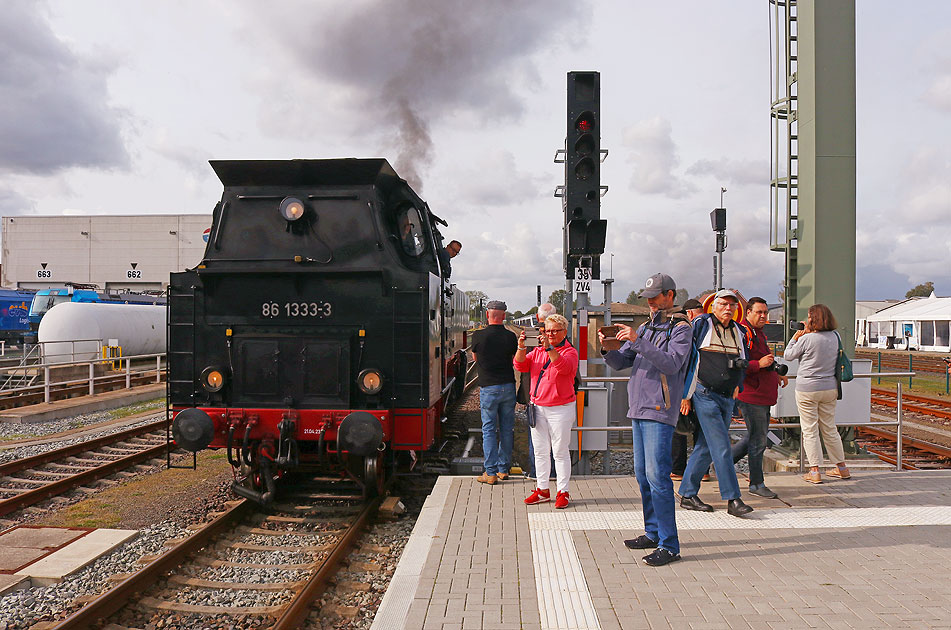 Die Dampflok 86 1333-3 im Bahnhof Bremervörde