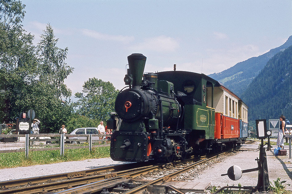 Die Hobby-Lok 6 der Zillertalbahn im Bahnhof Mayrhofen