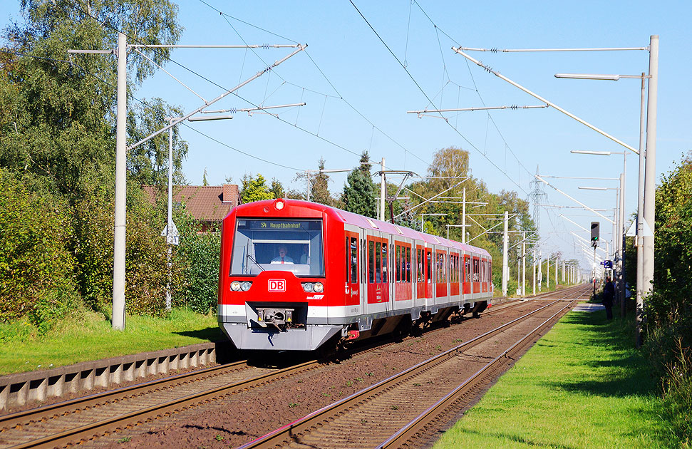 S-Bahn im Bahnhof Kupfermühle - Die geplante S4 von Hamburg nach Ahrensburg und Bad Oldesloe