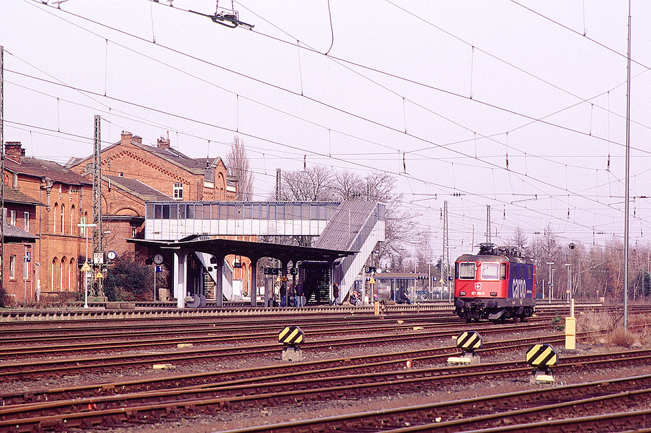 Die SBB 421 394-8 im Bahnhof Diepholz an der Rollbahn