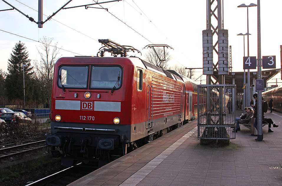 Die 112 170 im Bahnhof Ahrensburg
