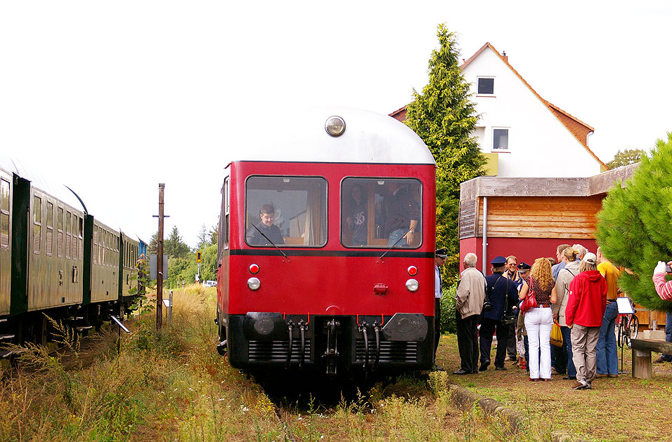 Der AVL GDT 0518 im Bahnhof Bleckede