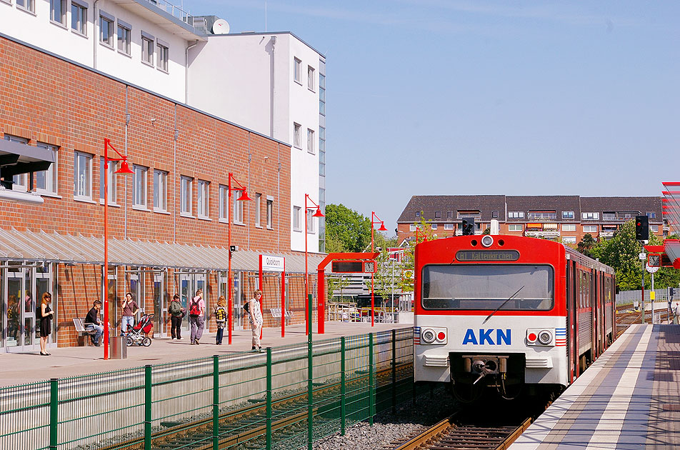 Der Bahnhof Quickborn der AKN an der Strecke Hamburg-Eidelstedt - Kaltenkirchen - Neumünster
