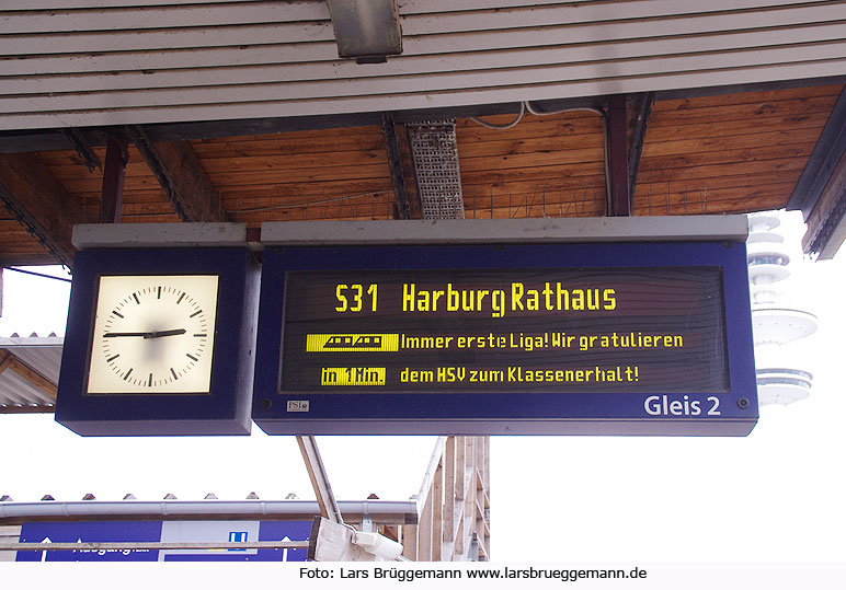 Die Hamburger S-Bahn gratuliert dem HSV