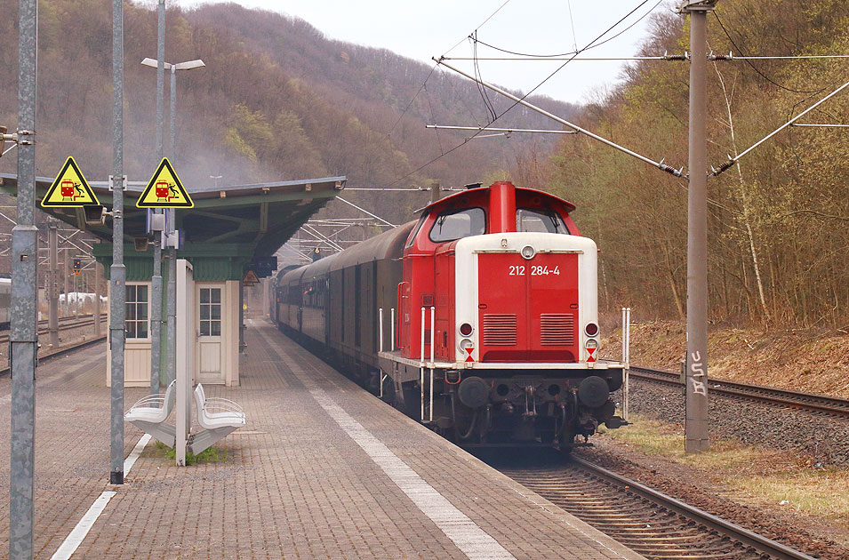 DB Baureihe 212 im Bahnhof Tharandt