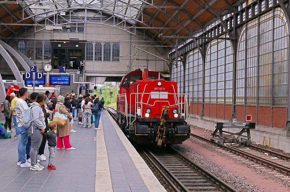 Eine Lok der Baureihe 261 in L&uuml;beck Hbf
