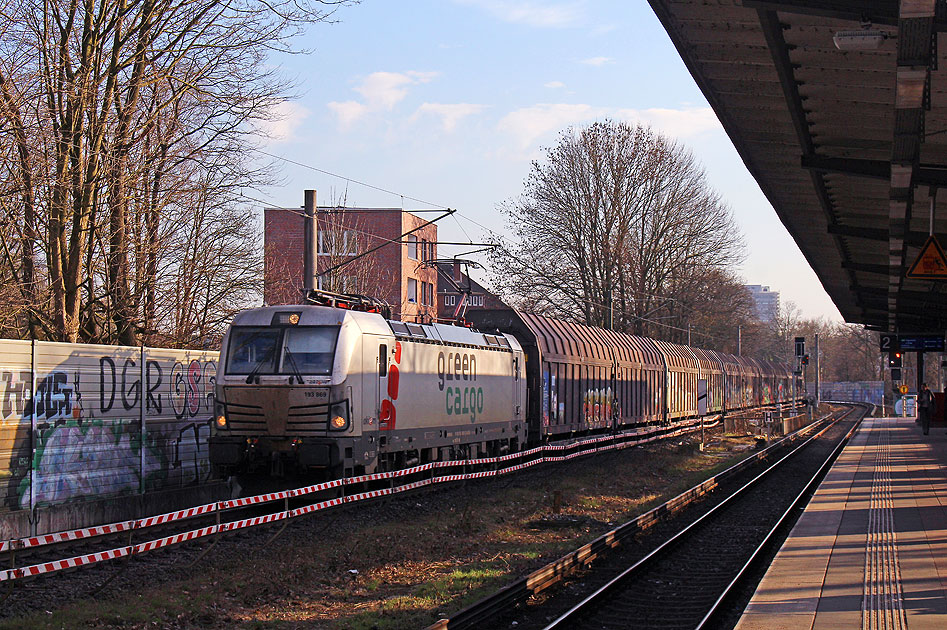Die Green Cargo Lok 193 869-5 auf der G&uuml;terumgehungsbahn in Hamburg