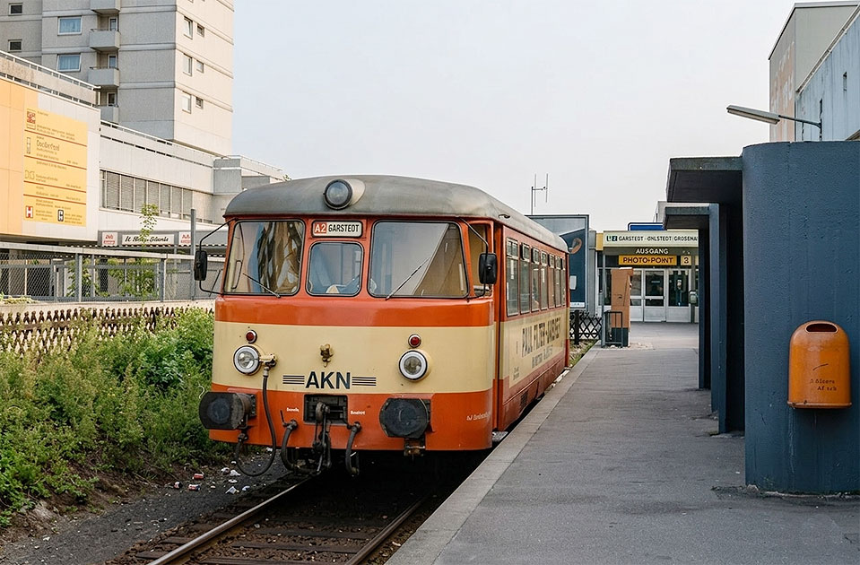 Ein MAN Schienebus der AKN im Bahnhof Garstedt