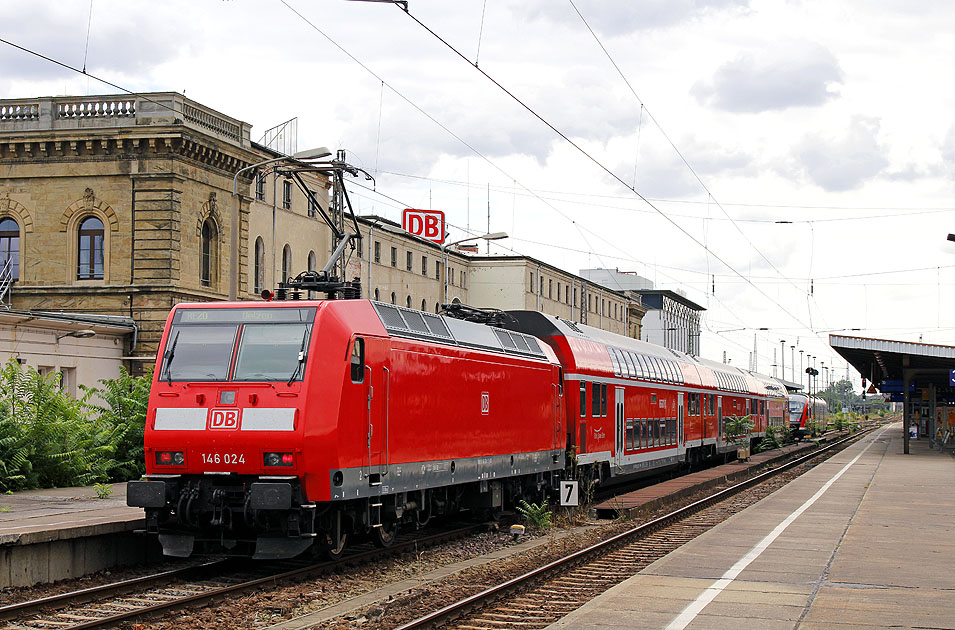 Die E-Lok 146 024 in Magdeburg Hbf