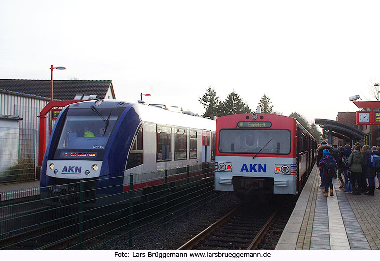 AKN Lint und VT2E im Bahnhof Quickborn
