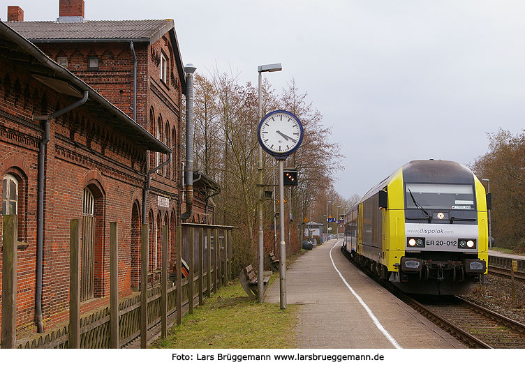 Der Bahnhof Friedrichstadt an der Marschbahn von Hamburg nach Westerland