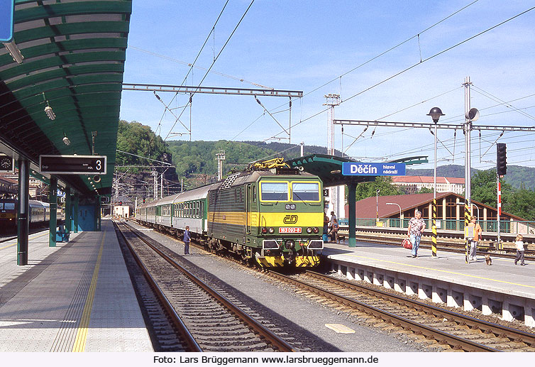 Die CD Lok Baureihe 163 im Bahnhof Decin - Tetschen-Bodenbach