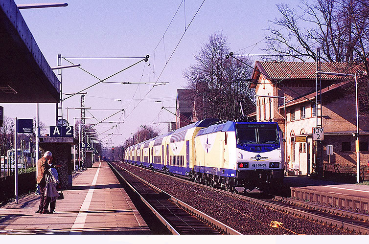 Metronom Zug im Bahnhof Bad Bevensen
