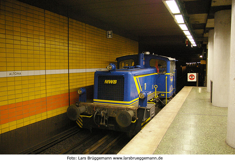 Eine MWB Köf im Bahnhof Hamburg-Altona