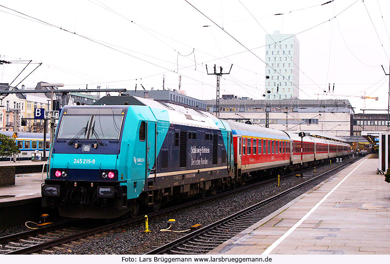 Foto DB Baureihe 245 mit einem Marschbahn-Ersatzzug