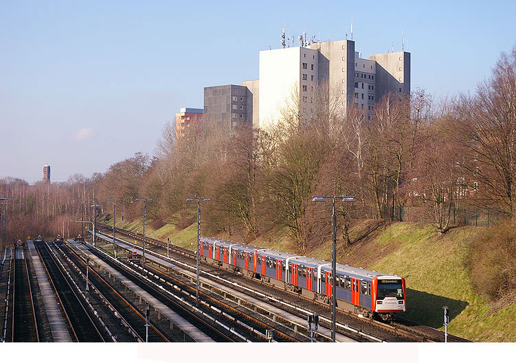 U-Bahn Haltestelle Billstedt - Hochbahn DT3