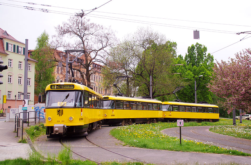 Die Stra&szlig;enbahn in Dresden - Haltestelle N&ouml;thnitzer Stra&szlig;e