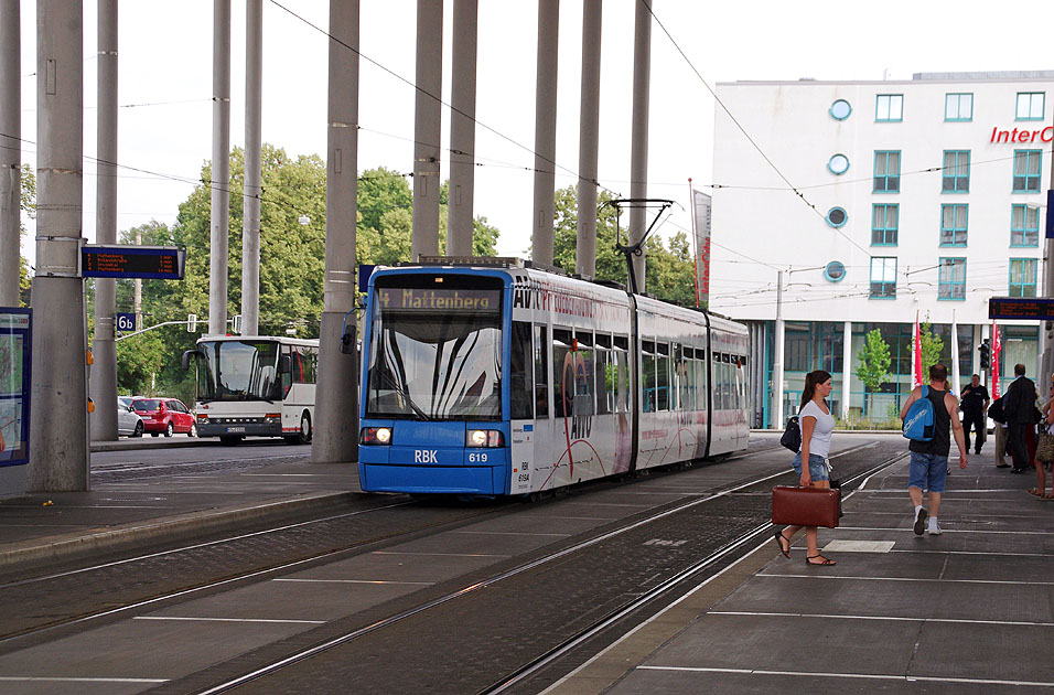 Die RBK Stra&szlig;enbahn  in Kassel - Bahnhof Wilhelmsh&ouml;he