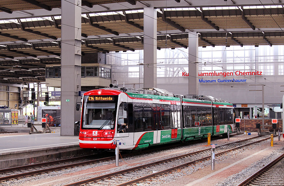 Die Stra&szlig;enbahn und Chemnitzbahn in Chemnitz - ein Citylink-Triebwagen