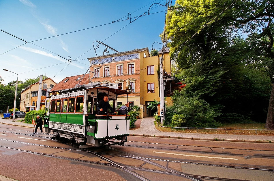 Die Stra&szlig;enbahn in Halle - Museumswagen 4 - Stra&szlig;enbahn Altenburg