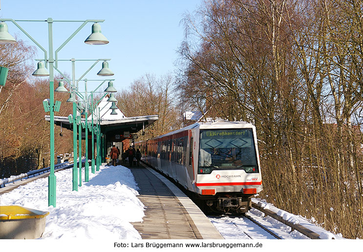 Die U-Bahn Haltestelle Buchenkamp der Hamburger Hochbahn