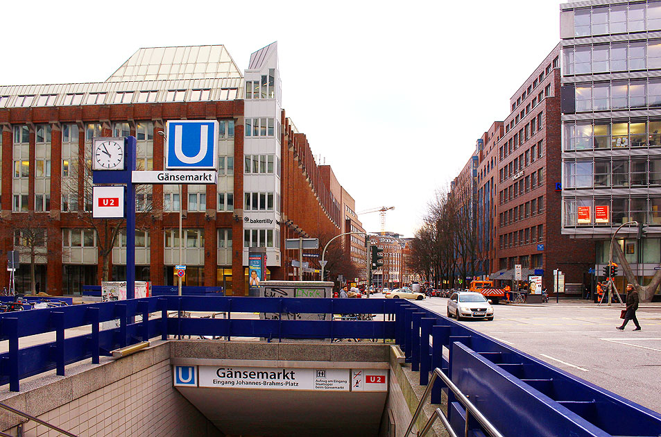 Die U-Bahn-Haltestelle Gänsemarkt in Hamburg