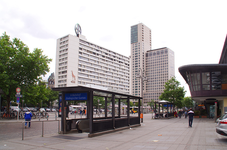Berlin der Hardenbergplatz am Bahnhof Zoo - Bahnhof Zoologischer Garten