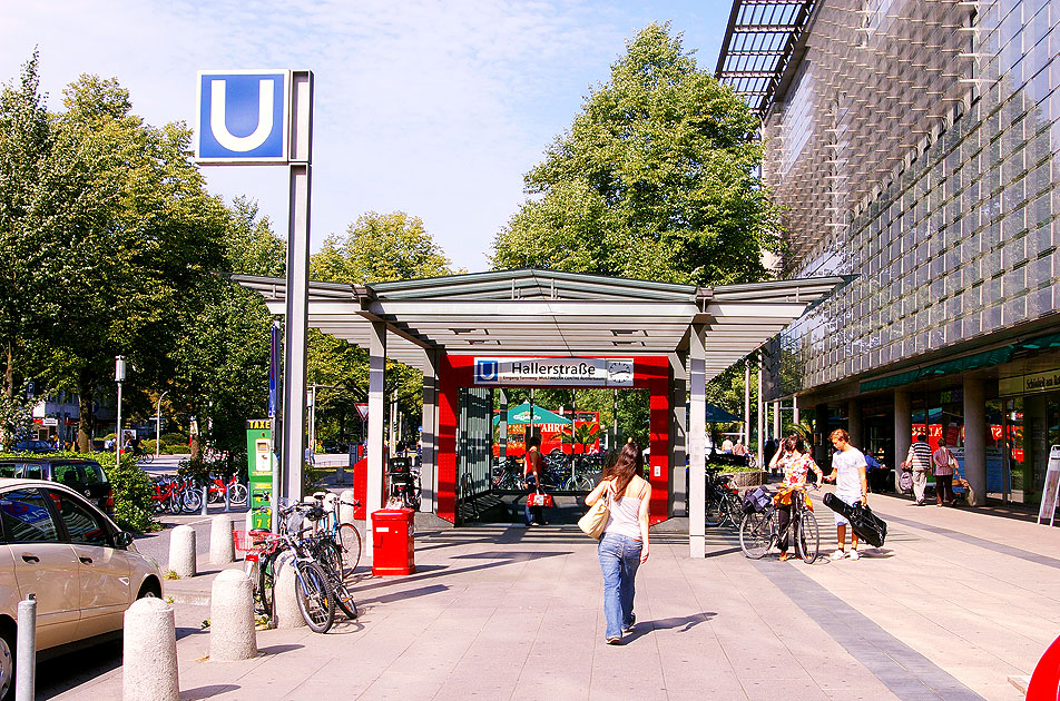 Die U-Bahn-Haltestelle Hallerstraße in Hamburg