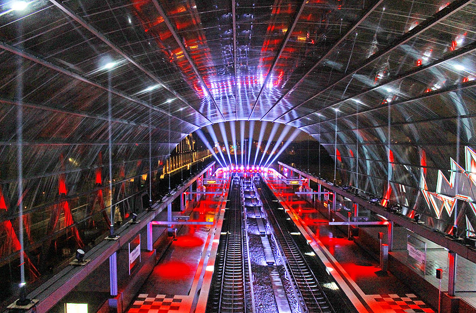 Die Er&ouml;ffnung der U-Bahn-Haltestelle Elbbr&uuml;cken