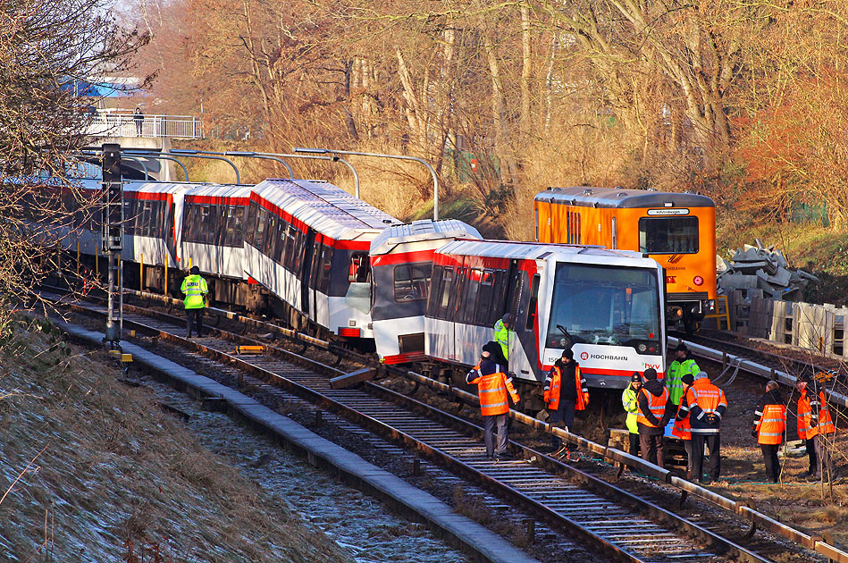 Entgleise U-Bahn der Hamburger Hochbahn im Bahnhof Billstedt