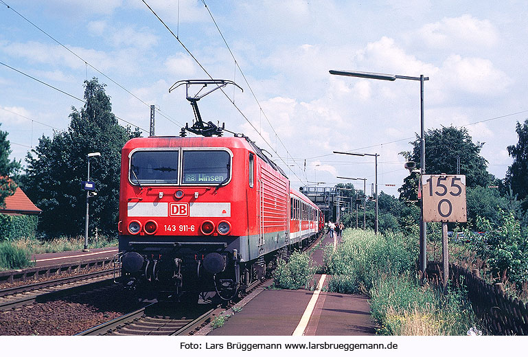 Eine Regionalbahn im Bahnhof Ashausen von Hamburg nach Winsen im Bahnhof Ashausen vor dem Umbau