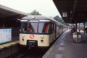 DB Baureihe 470 im Bahnhof Reinbek