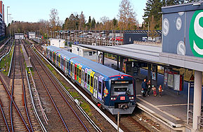 Der Miwula-Werbezug im Bahnhof Poppenb&uuml;ttel