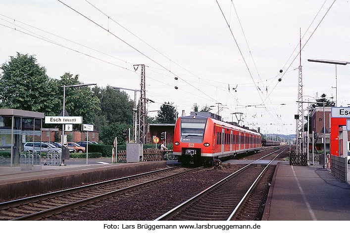DB Baureihe 425 im Bahnhof Esch in Westfalen