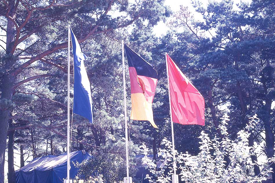 FDJ Fahne - DDR Fahne - UdSSR Fahne - Pionierlager Etkar André auf Rügen