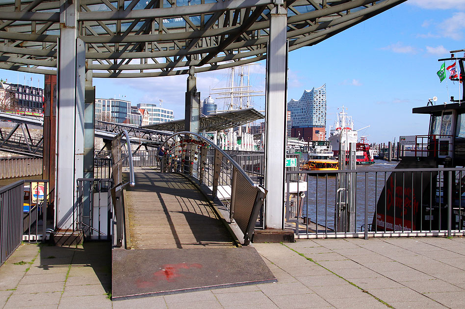 Die Aussichtsplattform an den Landungsbrücken in Hamburg