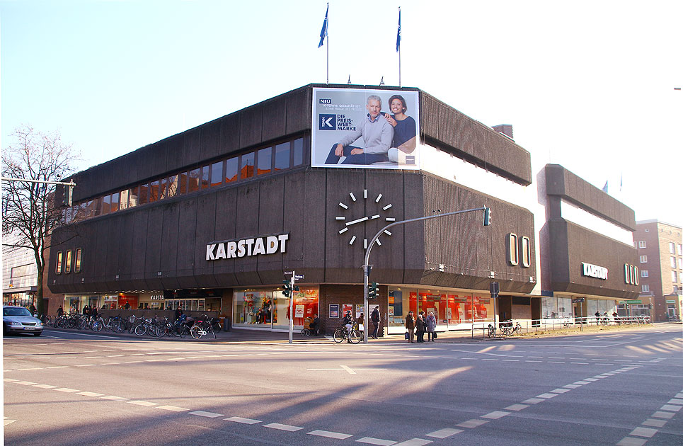 Das Karstadt Kaufhaus in Hamburg-Eimsbüttel an der Osterstraße