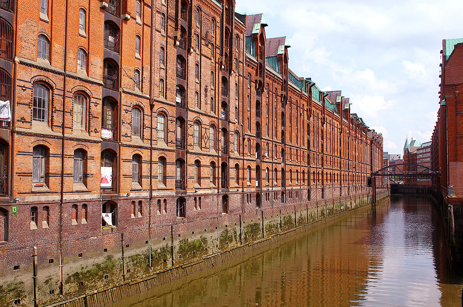 Die Speicherstadt in Hamburg zeigt Hafen und Lagerhausgeschichte
