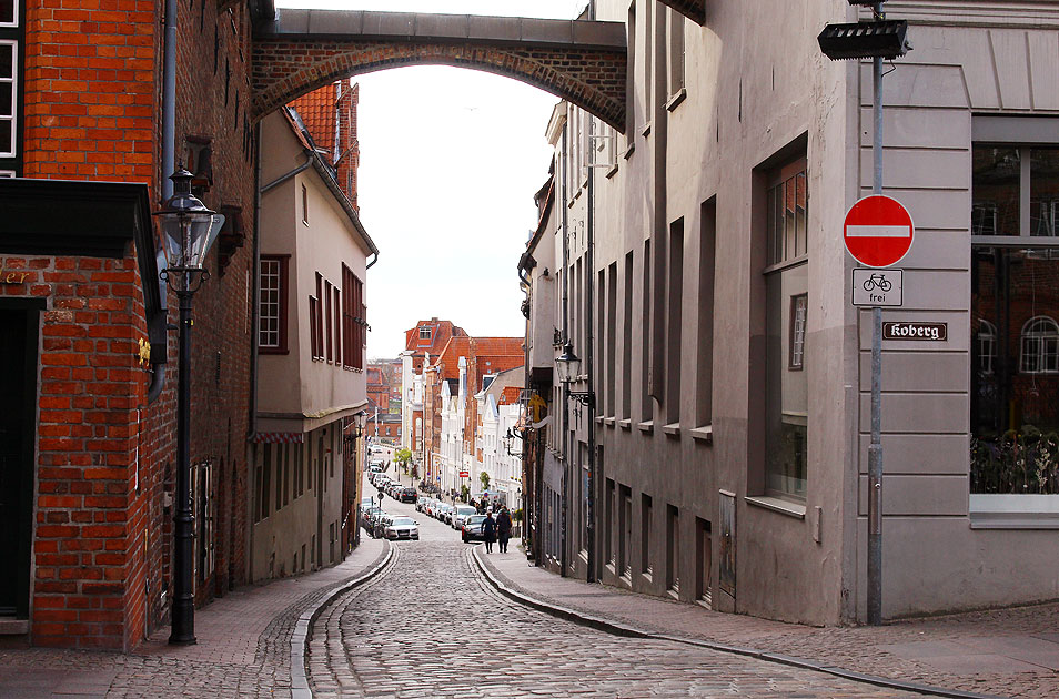 Die Straße Engelsgrube am Koberg in Lübeck