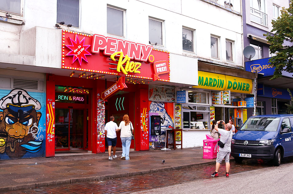 Der Penny Kiez auf der Reeperbahn in Hamburg