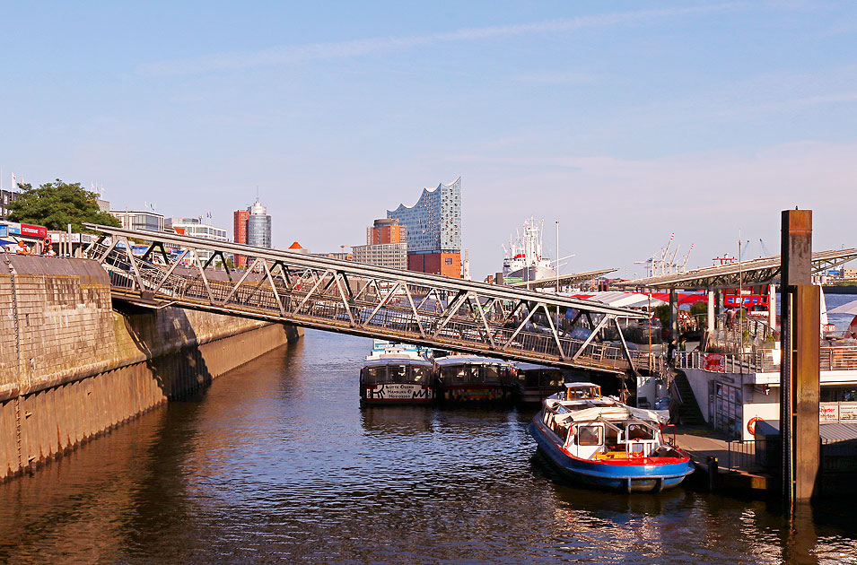 Die Brücke 2 an den St. Pauli Landungsbrücken