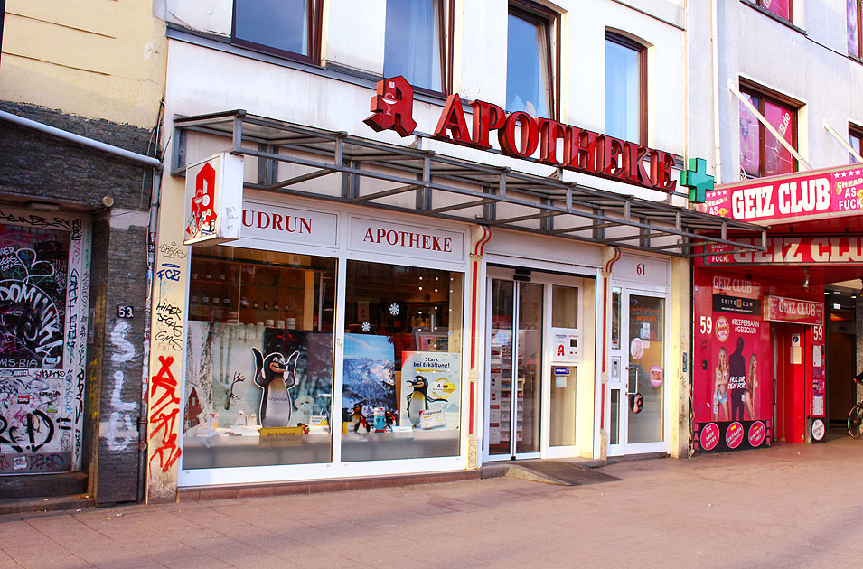 Die Gudrun-Apotheke auf der Reeperbahn in Hamburg