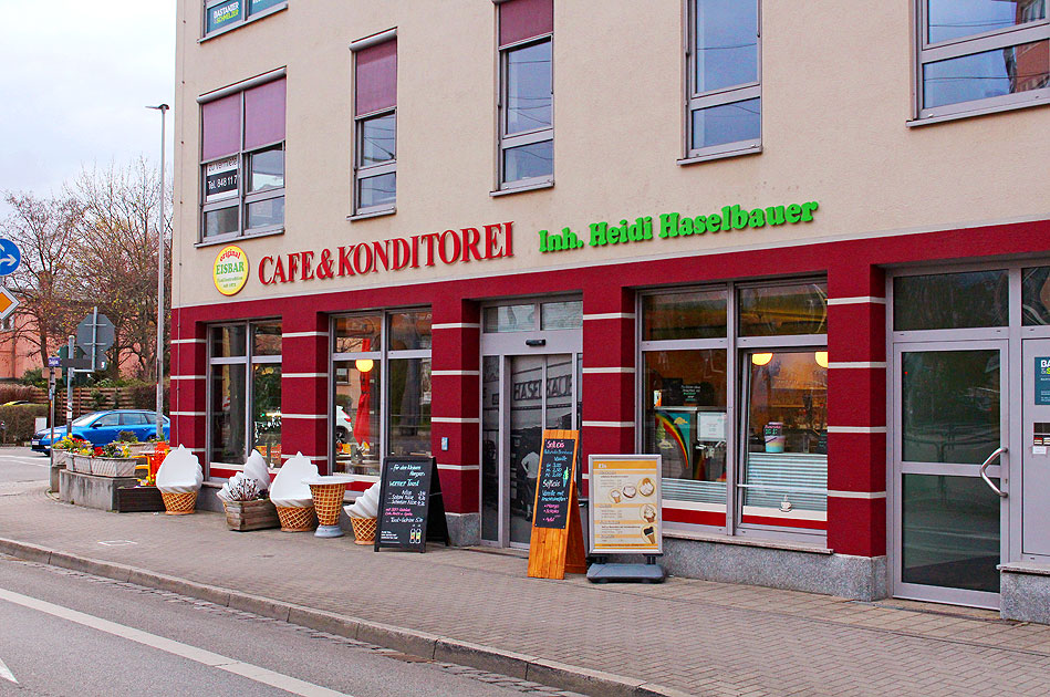 Die Original Eisbar von Heidi Haselbauer an der Zwiniglistra&szlig;e in Dresden